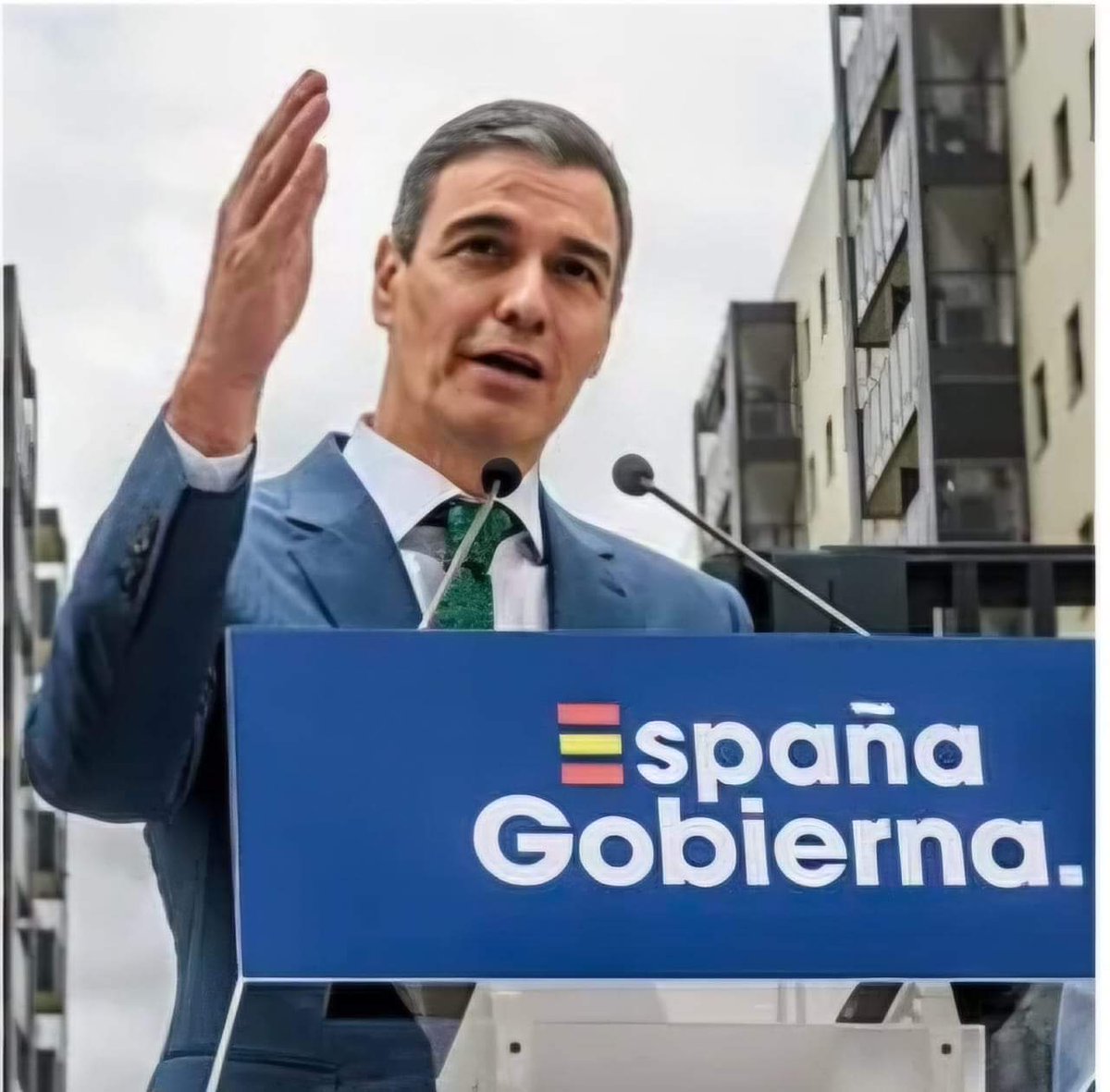 ¿Dónde están las 184.000 viviendas prometidas por @sanchezcastejon hace un año?
#SocialismoEsMiseria 
#SanchezTraidor 
#PSOEcriminal