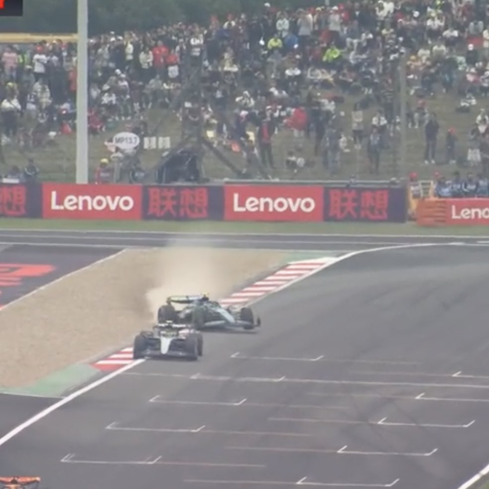 autosport's tweet photo. HOW DID ALONSO SAVE THAT!? 🤯

#F1 #ChineseGP https://t.co/4gNKbYEMXw
