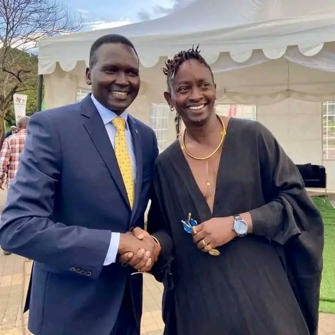 I know midlife crisis is not a figment of fecund minds

And I'm the least qualified person to judge,

But what the heck in the name of 'Nchi ya Kitu kidogo' is this?

What happened to this nigga?

I'm all for being iconoclast et al, but come on!

Did we just lose another brother?