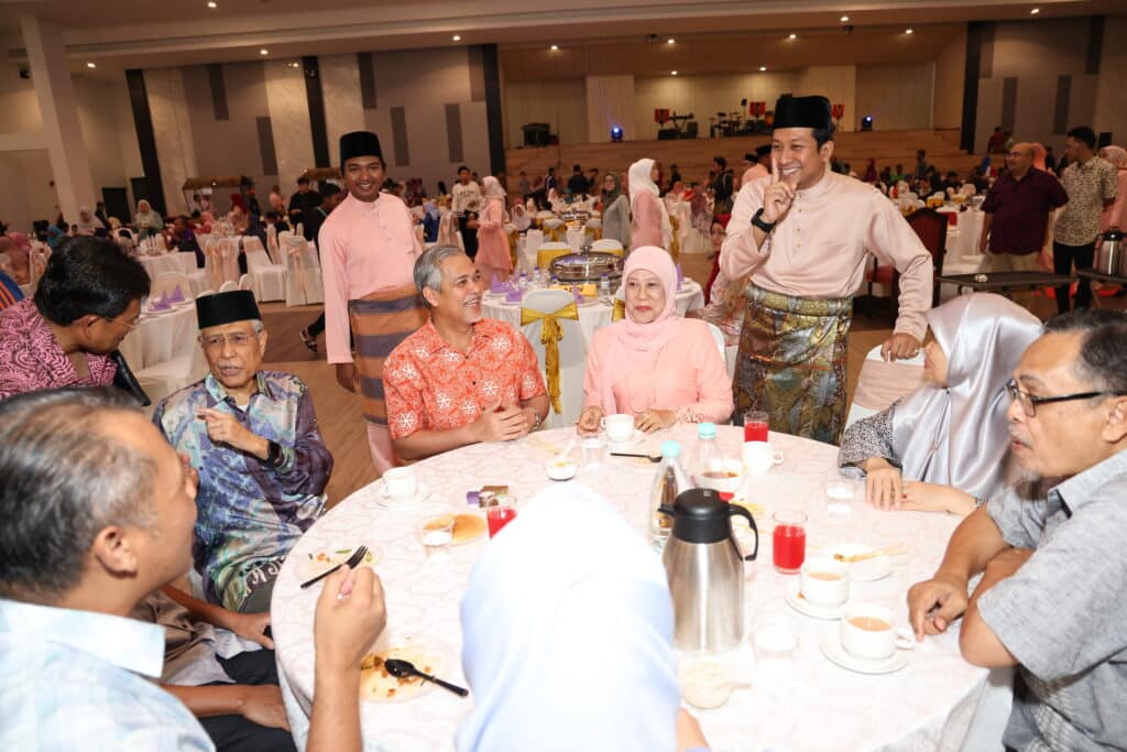 Kota Anggerik Aidilfitri Open House welcomes over 5,000 guests selangorjournal.my/2024/04/kota-a…