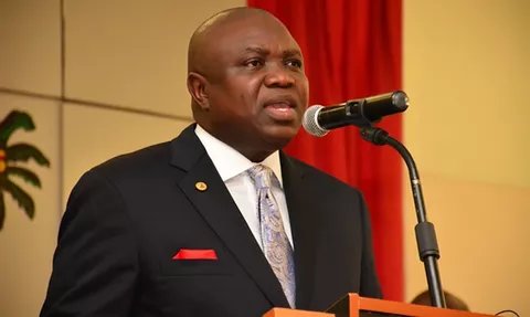 2027: Lagos APC Stakeholders Push For Ambode’s Candidacy l.kphx.net/s?d=2918713114… (From Phoenix APP)