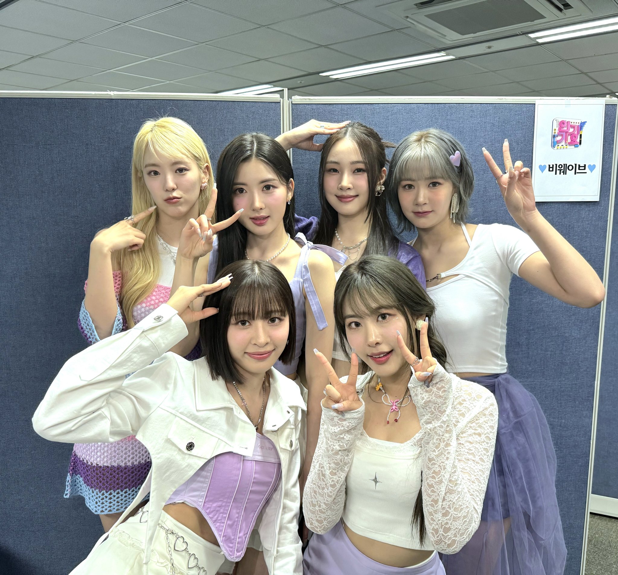 GLrRGt_bYAE7hjj?format=jpg&name=large