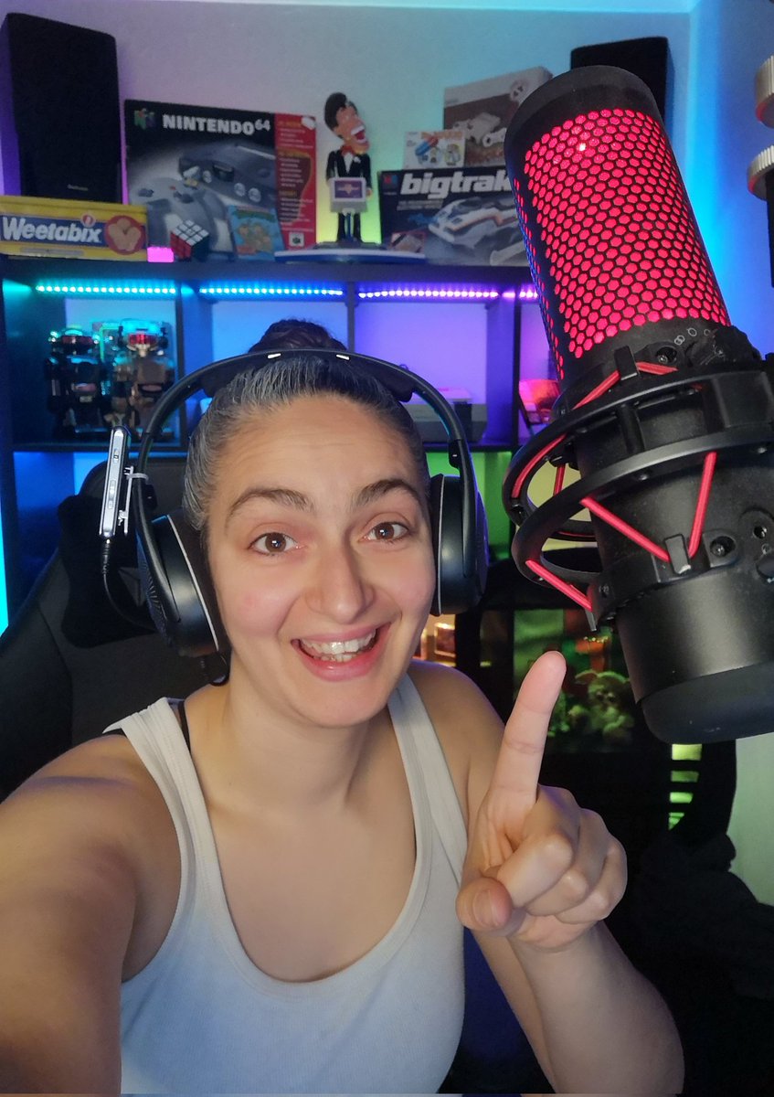 While Will's out for the day, Lottie is getting her singing on for our community name alerts 😅
Wish her luck 🙉

#twitch #twitchcommunity #retrocommunity