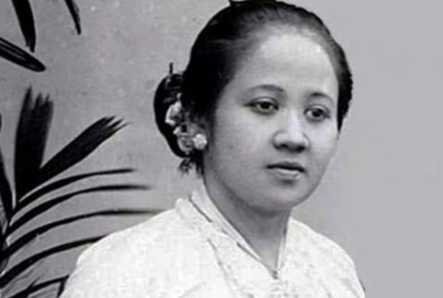 Jangan pernah menyerah, pada keadaan yang tak biasa, teruslah mencoba selagi masih bisa.jangan biarkan sesal menjelma, karena kemenangan sebentar lagi tiba.
.
' Kartini jiwamu di hati'

#CelotehJiwa