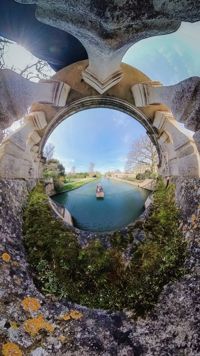 🛶 Punting to another world! Experience @clarecollege and the River Cam in 360 degrees. 📸 Lloyd Mann #Cambridge #UniversityOfCambridge #Punting #360lens #TinyPlanet #Photography #ClareCollege #Moss