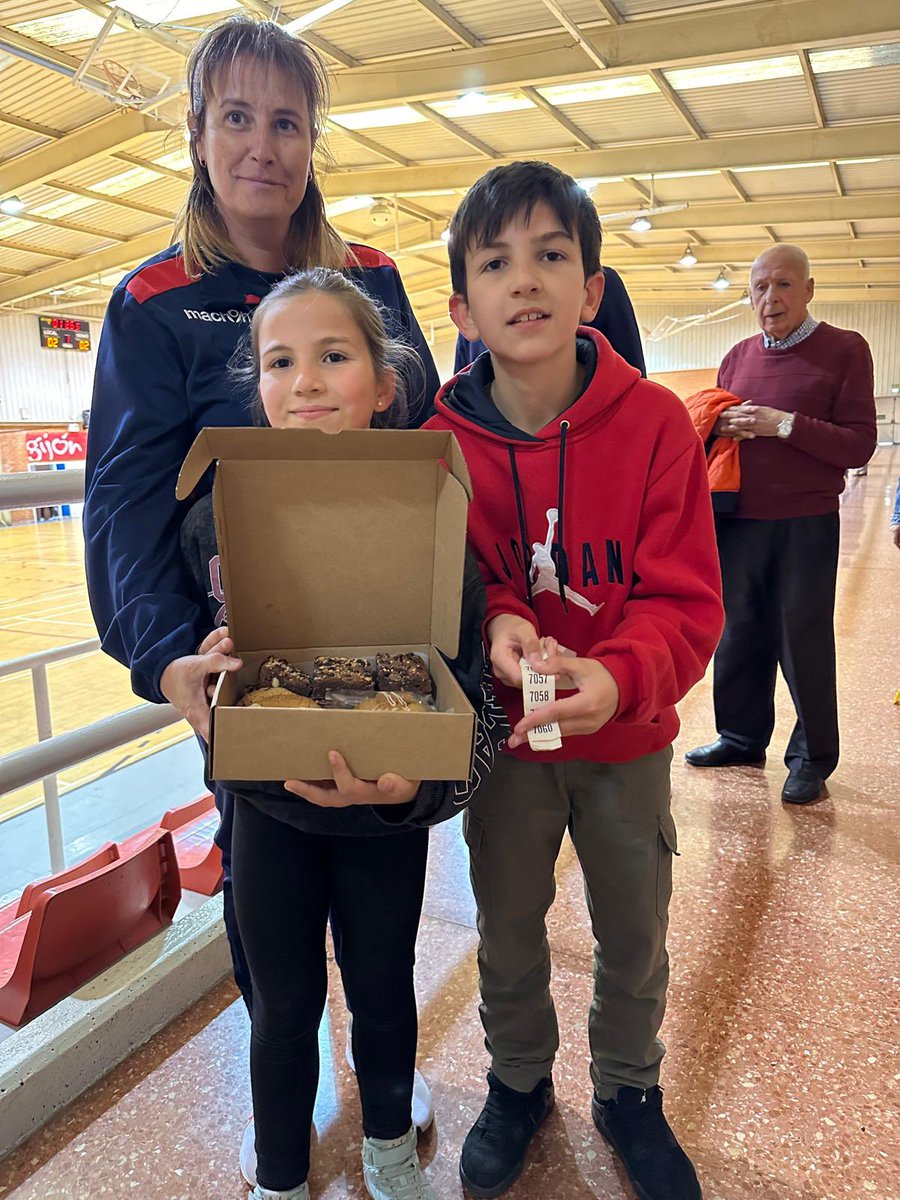Ganadores de la primera cesta donada por nuestro colaborador <a href="/dulcetrastin/">Dulce Trastin</a>. Enhorabuena!!!!!!
#vamosbraña
#vamosperchera