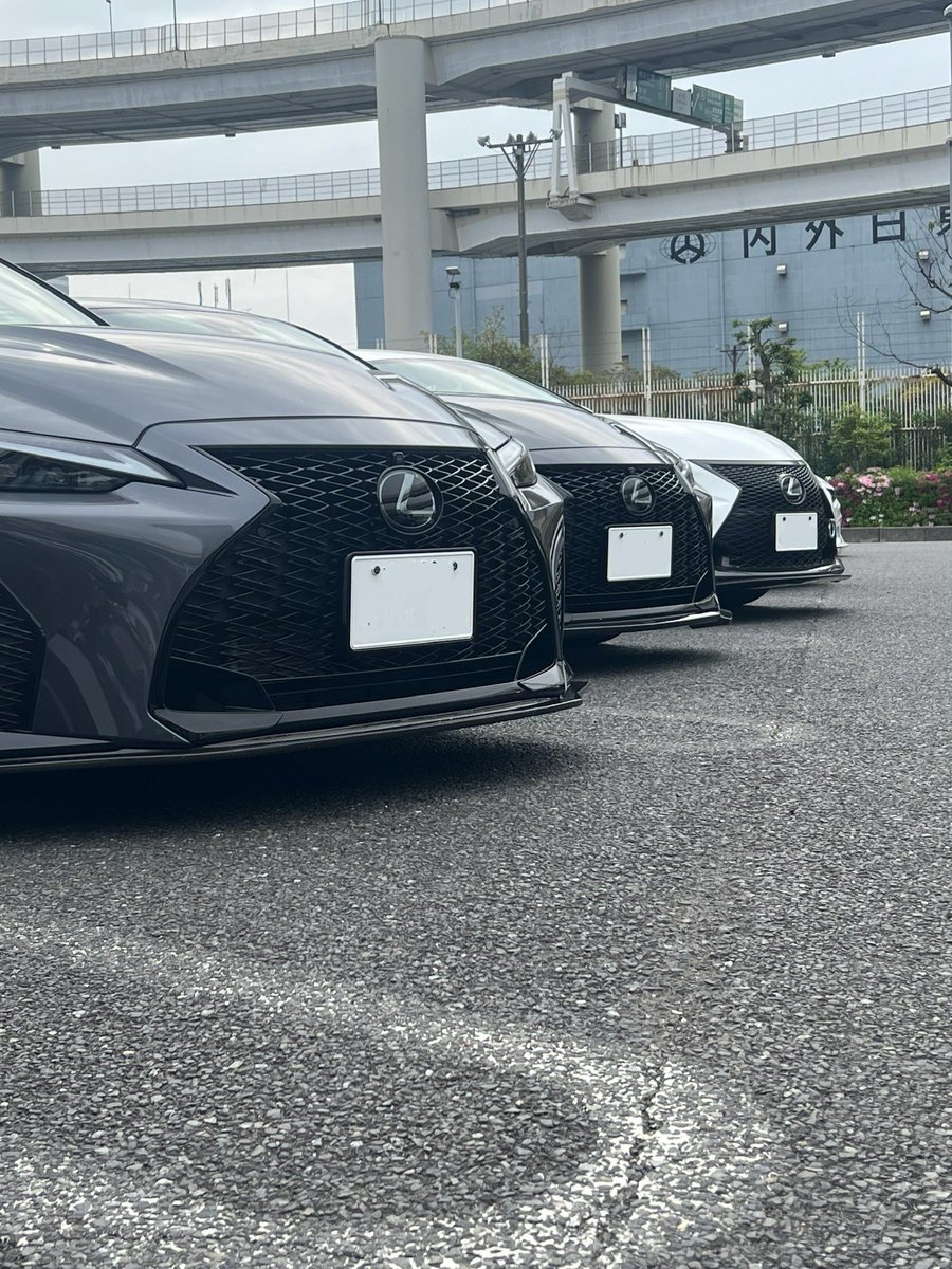 🤔🤔🤔
←スープラ、RCFより地上高低いIS
→さらに低いIS

大黒朝会恐るべし笑😂
#lexus