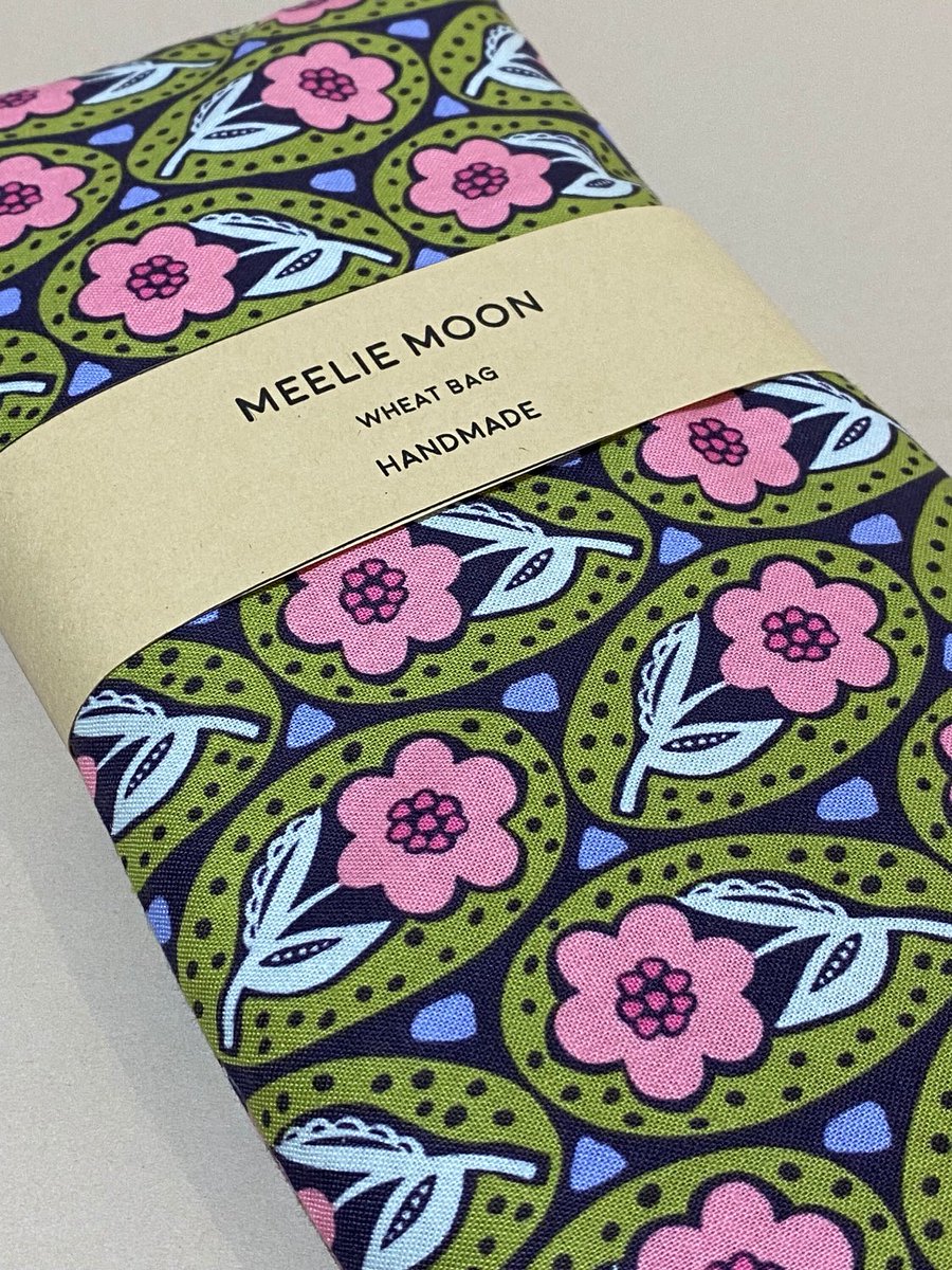 meeliemoon's tweet photo. #ukgiftam #ukgifthour #ukweekendhour sore joints & muscles? Try heat therapy use cold from the freezer or warm from the microwave great to relieve #menopause #perimenopause #arthritis #sportsinjuries https://t.co/KHqhIWxflc #wheatbag #heatpack #coldpack https://t.co/rebsoEK2vh
