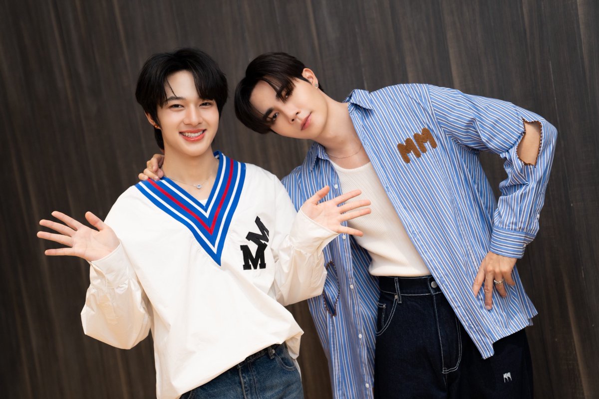 ลุคที่ 2 ของ “ซี” <a href="/zee_pruk/">Z</a> และ “นุนิว” <a href="/CwrNew/">NuNew</a> ในงาน ZEENUNEW 2nd FANSIGN “ZEENUNEW BE CLOSER”✨

#ZNNBeCloser2ndFansign