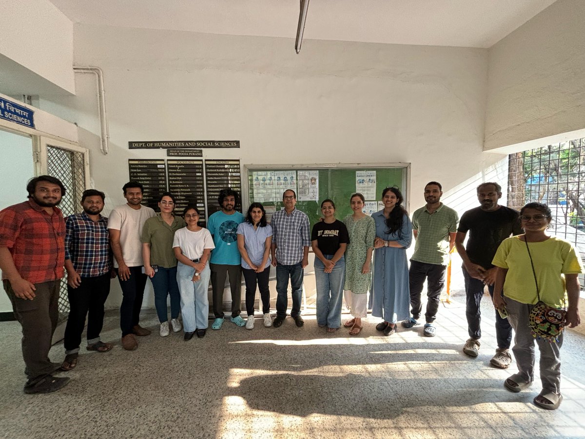 cogpsyiitb's tweet image. It&apos;s about TIME we celebrate! Huge congrats to @shaminiwarda on absolutely smashing her PhD defence on &quot;Predictive Processing in Time Perception&quot;. Tears (of joy!) in lab as &quot;Dr. Shamini&quot; became Official. We are all very proud of you. Keep inspiring!

#Timeperception #PhDdefence
