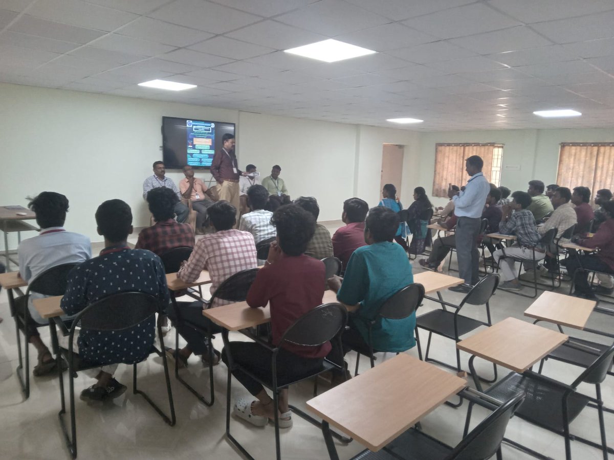 JayagroupC's tweet image. Unlocking the precision of CNC programming at our Mechanical Engineering workshop! 💻🔧 #EngineeringExcellence #CNCWorkshop