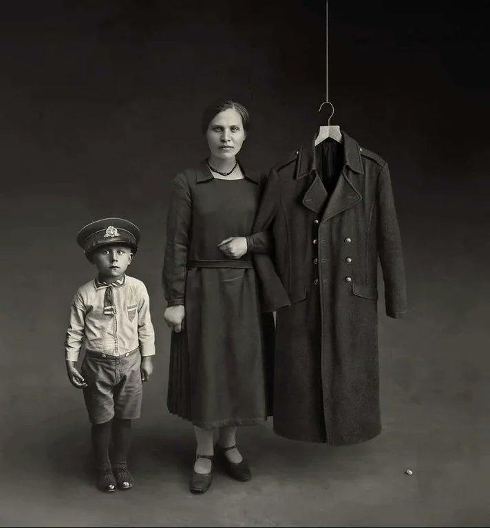 Family portrait after World War I Invisible Dad, Result of War by photographer Evaldas Ivanauskas (1926).