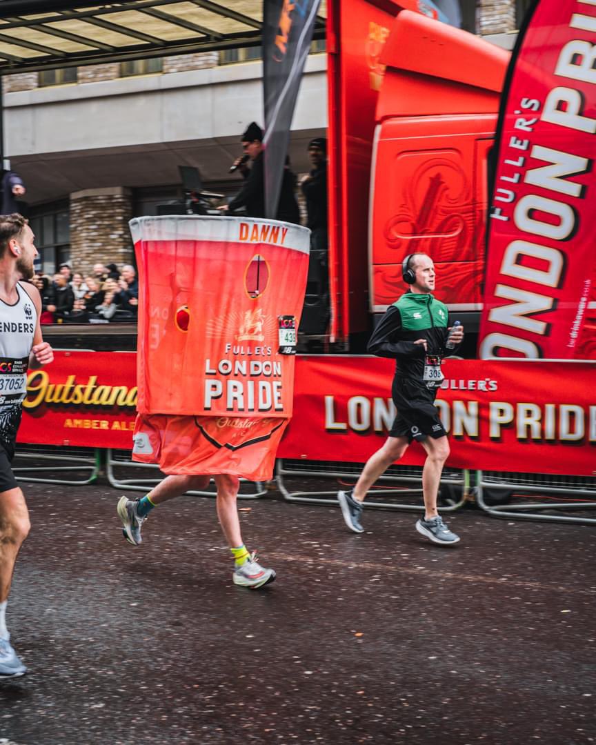 🏃 And they’re off - 2024 London Marathon 🇬🇧🙌 If you are there cheering on a loved one, pop along and join @London_Pride at the halfway point today and Support with Pride🏃‍♂️🏃‍♀️💨 1/2
