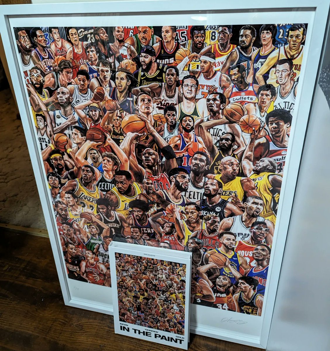 nicksplitter's tweet image. In The Paint: #61 of #NBA75 (finally) done right. If you haven't checked out @Ohnoes_one for your sports art then you haven't lived 🔥🔥🔥🔥 
#nba #sport #sports #art #artist