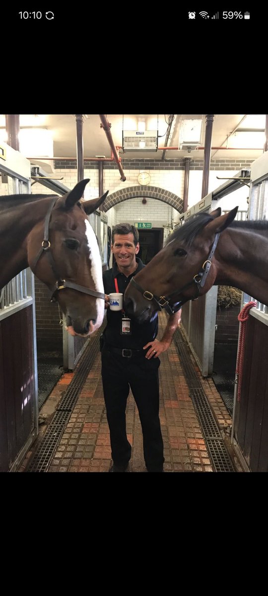 MarkEd715's tweet photo. Sharing a cuppa with #PHLionel and #PHDuke when we were at Wood Street stables @Nationalteaday @CityHorses https://t.co/mVPYaK6O6B