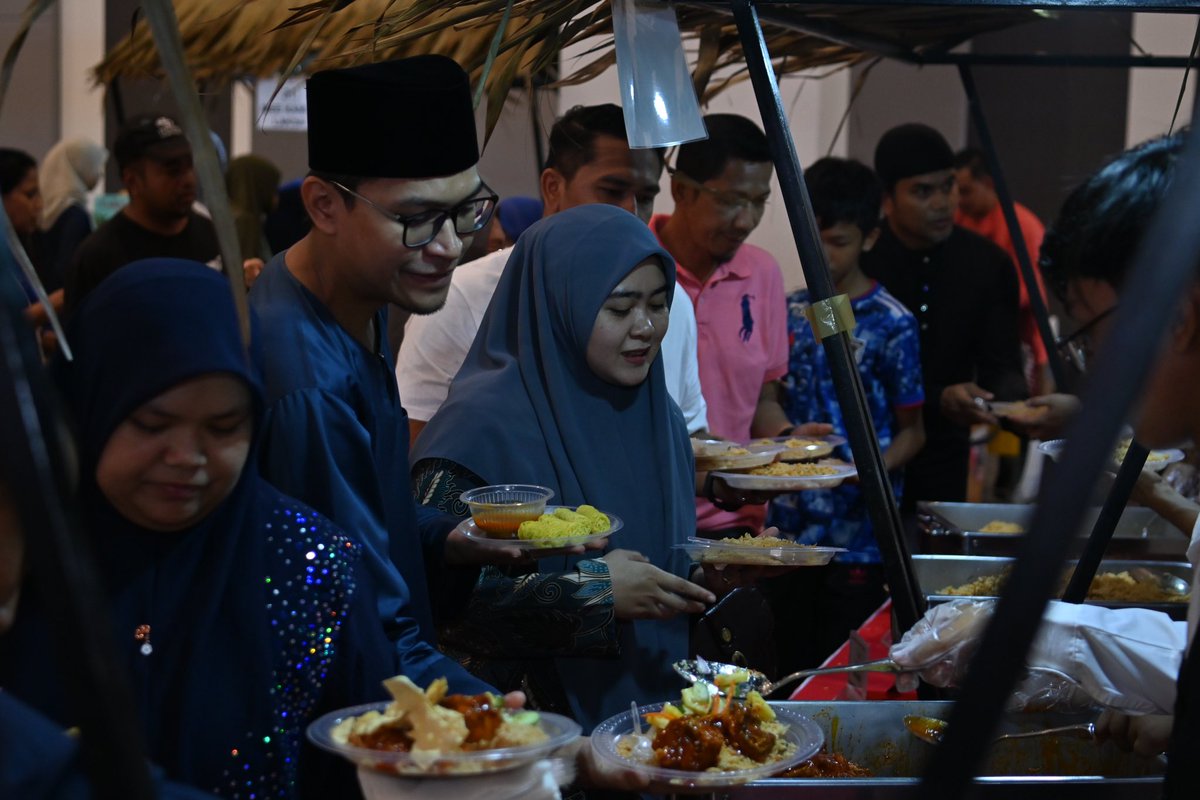 Majlis Rumah Terbuka Aidilfitri EXCO Belia, Sukan & Keusahawanan Negeri Selangor yang diadakan di Dewan Raja Muda Musa, Kompleks Generasi Muda dan Sukan Negeri Selangor, Seksyen 7, Shah Alam. #KitaSelangorMajuBersama #MSNSelangor #MSNS #GenerasiMasaDepanSelangor