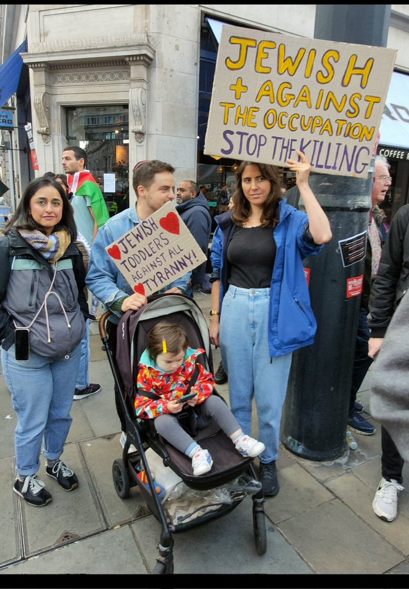 @BellaWallerstei No fear from these Jewish people in London 😎👋