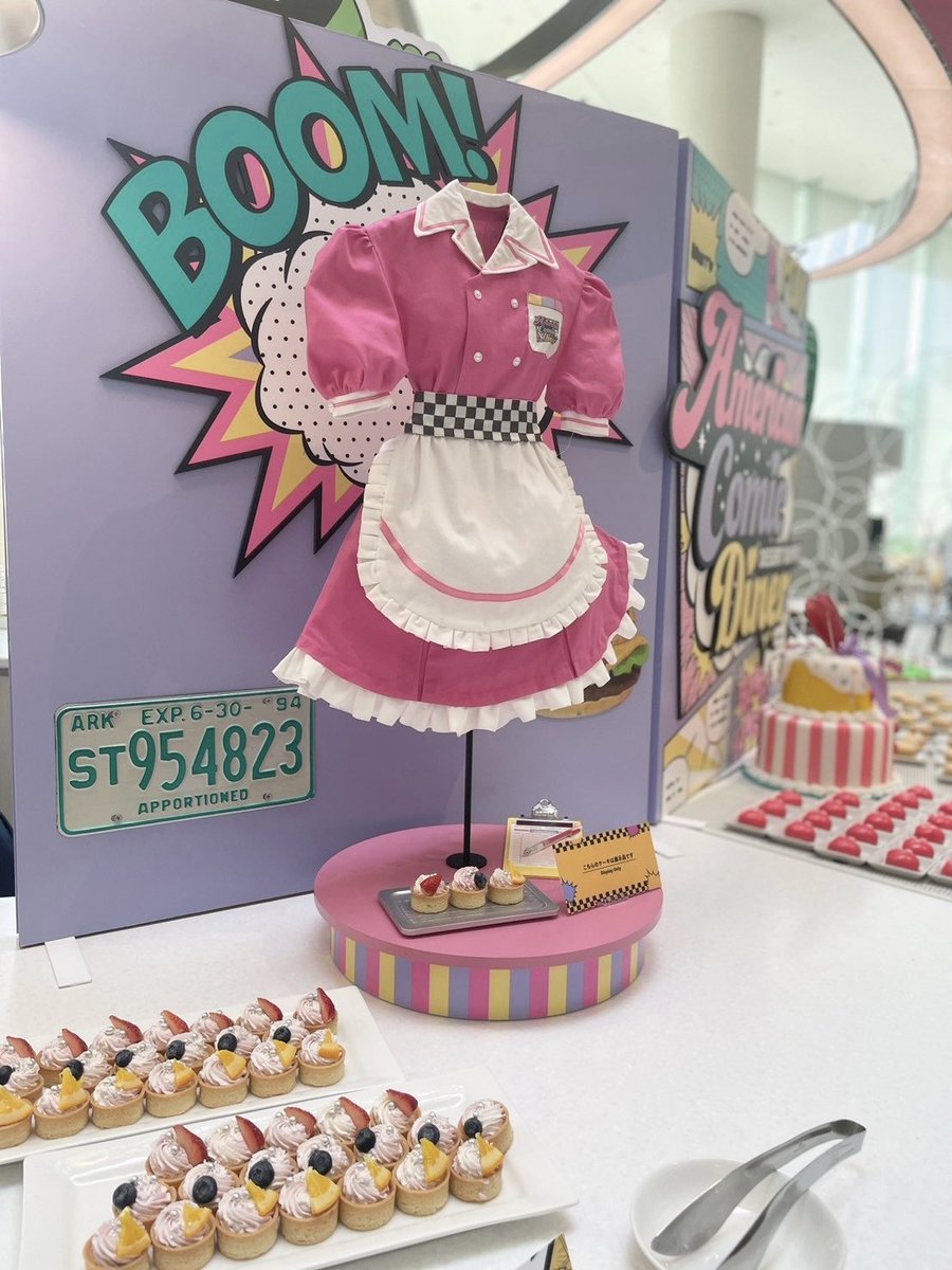hiltontokyobayc's tweet photo. 1950年代をイメージしたダイナーで繰り広げるアメリ��ンコミックの世界観を楽しめるデザートビュッフェが4月20日(土)より土日祝限定でスタート🗯️
約35種類のデザート、セイボリーとともに、アメリカンダイナーで繰り広げるアメリカンコミックの世界をご堪能ください🫶

https://t.co/oW8jw1keYs https://t.co/xRZ4lCYTmc