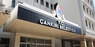 🐺 MHP’de kalan Çankırı Belediyesi’nde AKP’ye oy verdiği iddiası ile 300 kişinin işine son verildi. 🛑 Çankırı Belediye Başkanı İsmail Hakkı Esen talimatın MHP genel merkezinden geldiğini söylüyor.