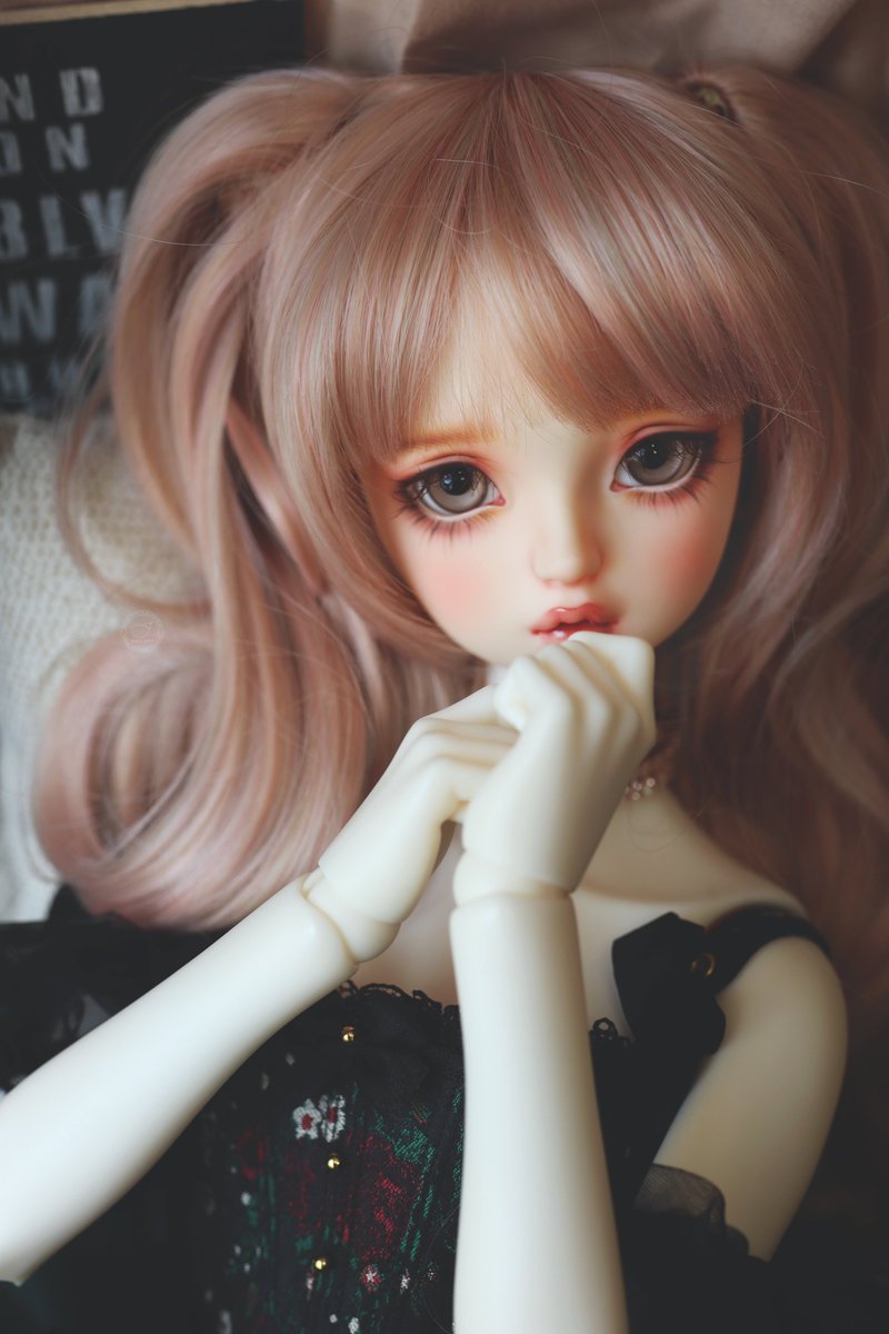 [Faceup work] Volks - Lorina

少女氛圍的Lorina~什麽風格都適合果然是神顏啊~~💕💕

#nasumake #nasushop #bjd #volksLorina #ロリーナ #ドールメイク #ドール #ボークススーパードルフィ