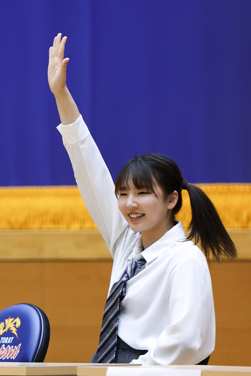 美しい挙手を披露する学級委員長的な西川吉野選手

📷2024.4.21
#東レアローズ
#ファン感謝祭
#西川吉野