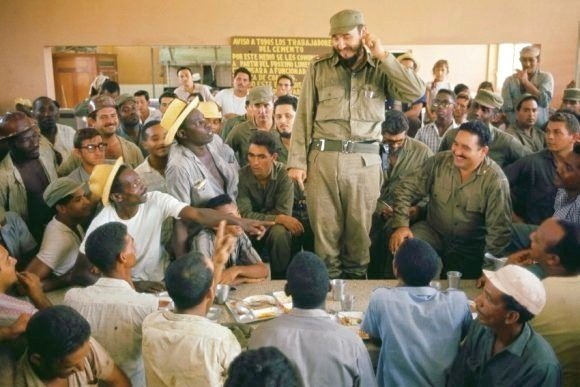 #Fidel sobre el Partido: '¡Nunca por encima de las masas; siempre con las masas y siempre en el corazón del pueblo!'. ¡No olvidarlo jamás! #UnidosXCuba