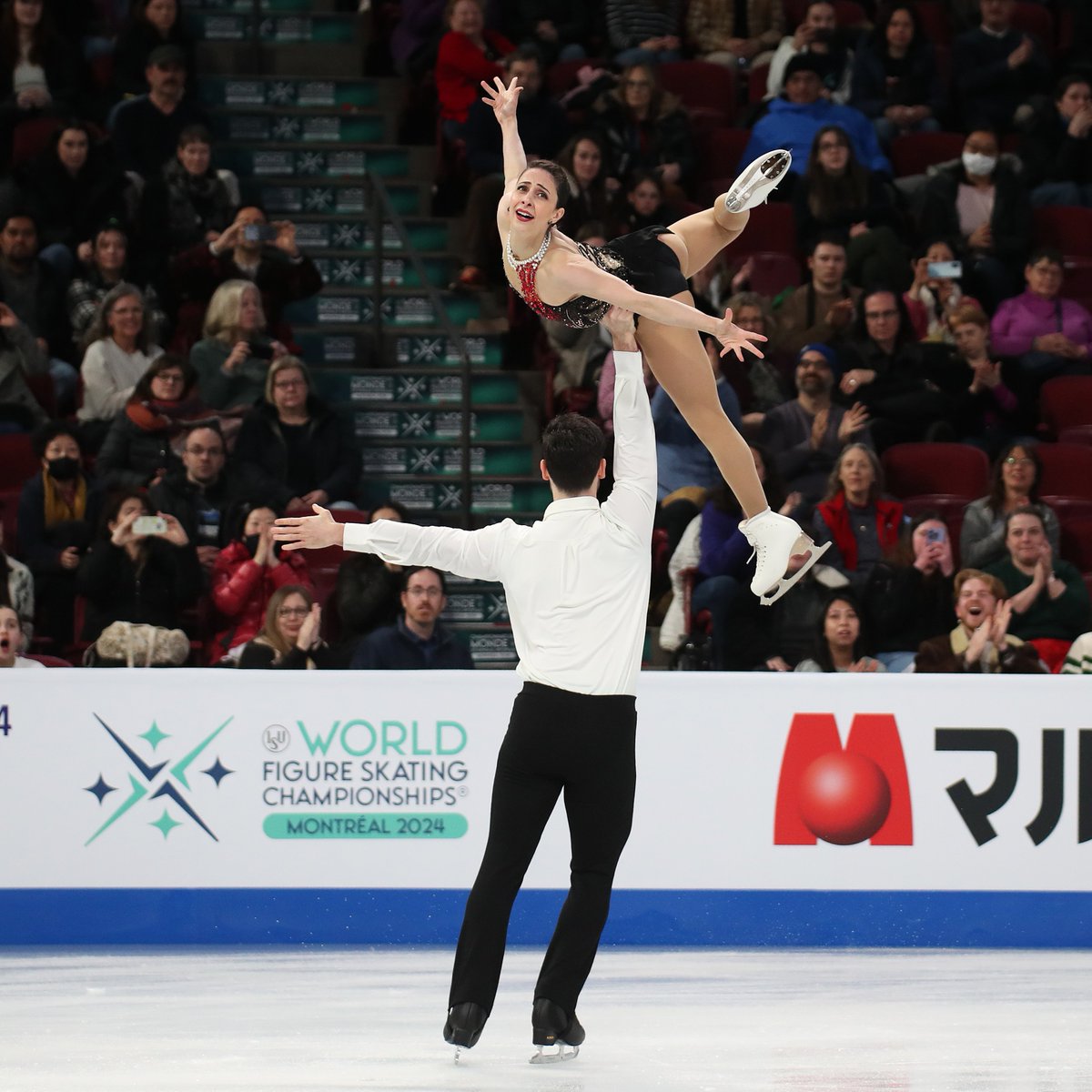 A petition has been started to support #WorldFigure pairs champion Deanna Stellato-Dudek in her application for Canadian citizenship so that she and partner Maxime Deschamps can compete at the #MilanoCortina2026 Olympics. 📝 change.org/p/give-deanna-… #FigureSkating