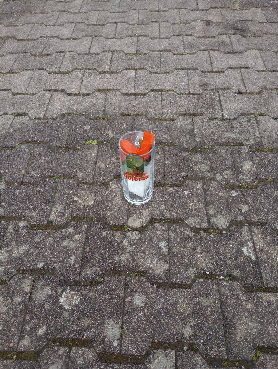 Sparrersway's tweet photo. #platformpic II #Wendlingen #detritus https://t.co/CImO7QTT8R