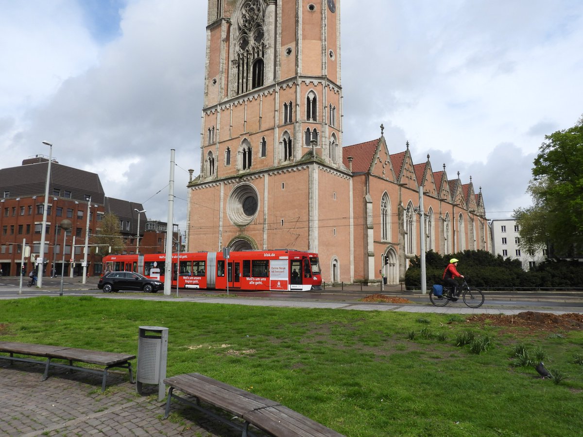 #Straßenbahn #Braunschweig vor der Katharinenkirche