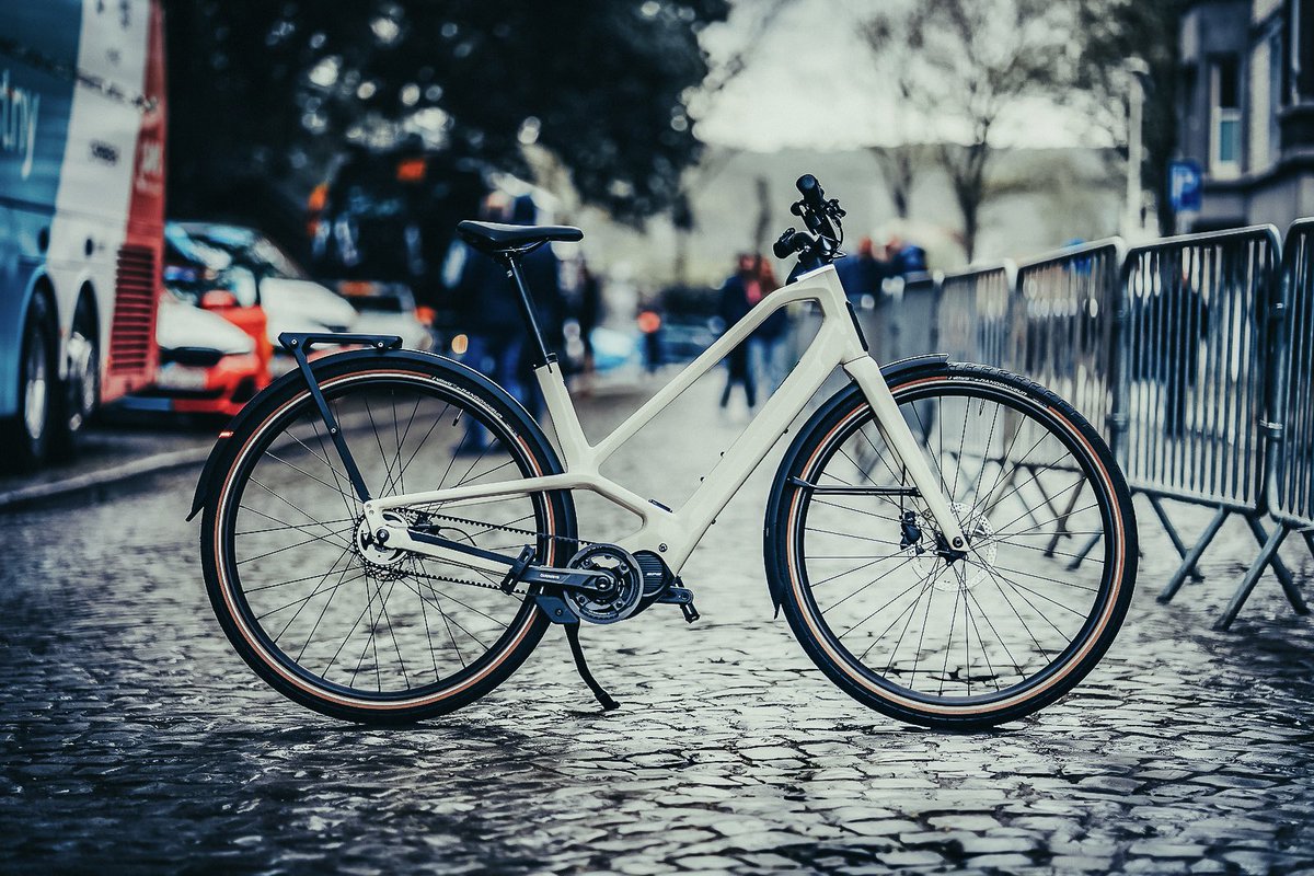 The new @Orbea Urban Ebike is a pleasure to move around with, also for our riders this morning towards the start podium 🤩🚲 Easy, fast and classy! ✨ Pictures: Maxime Van der Wielen