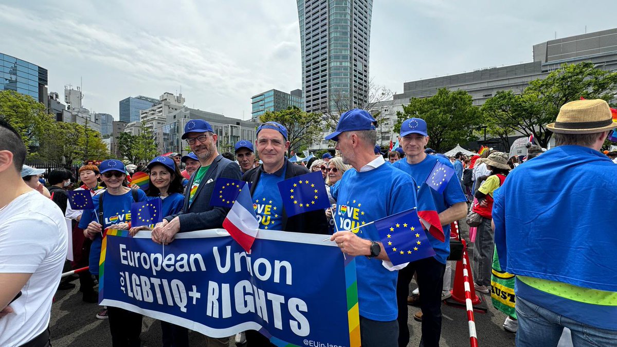 CZAmbTokyo's tweet photo. Czechia 🇨🇿 together with #EUTeam 🇪🇺 at 🇯🇵 Tokyo Rainbow Pride @Tokyo_R_Pride today 🌈 !
Dignity, respect, diversity and equality! @EUinJapan
#TRP2024 #EU4HumanRights #EU4LGBTIQ https://t.co/C4Mme84n3O