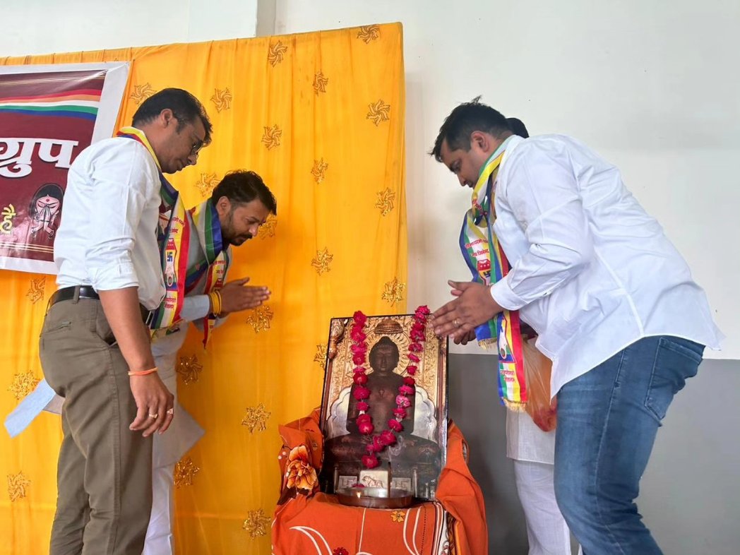 NanalalAtoliya's tweet photo. भगवान श्री महावीर जन्म कल्याणक महोत्सव के पावन अवसर पर जैन सोश्यल ग्रुप द्वारा आयोजित कार्यक्रम में सहभागिता कर समाजजन को शुभकामनाएं दी। https://t.co/kaERXD2O4U