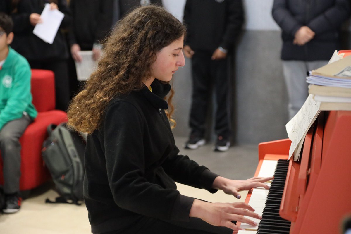 ICS_Amman's tweet image. Throwback to a heartwarming scene where talented pianists filled the halls with vibrant melodies.  Proud of all the performers who shared their talents with us!

#WeAreICS #ThrivelCS #ICS #Education #Jordan #Students #Determination #Integrity
#Respect #Empathy #Equity #Diversity