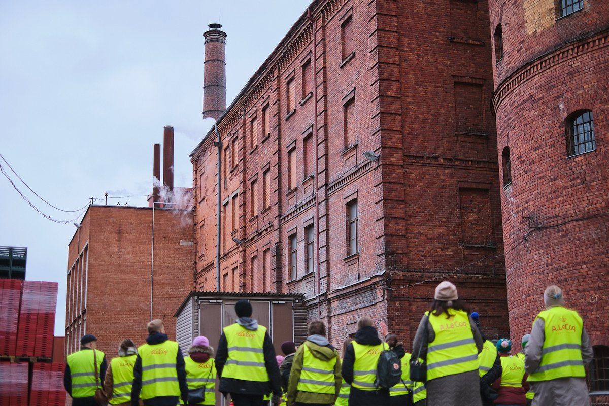 Tartuvians listened to Silk Sonic and left their doors open. Architectural event Open House opened the doors of almost 30 locations in Tartu. A fantastic opportunity to visit places that are architecturally valuable and usually remote or even closed to the public. #Tartu2024