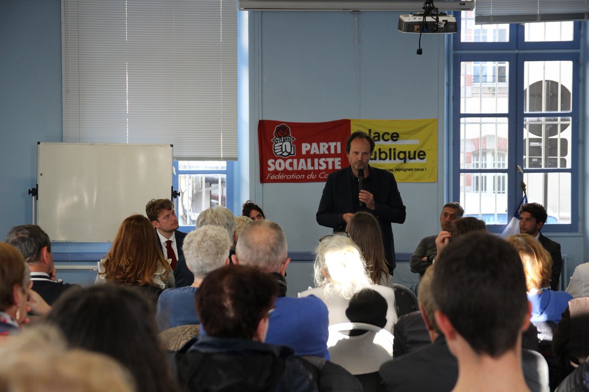 VanessaCros's tweet photo. Une belle journée de campagne hier à Aurillac avec @jmgermain !🇪🇺

Echange avec des agriculteurs et des associations, réunion publique... On réveille l'Europe aussi dans le Cantal !

@placepublique_ 
@partisocialiste 
@remy_goubert

#ReveillerLEurope https://t.co/Xx1R4XvuTl