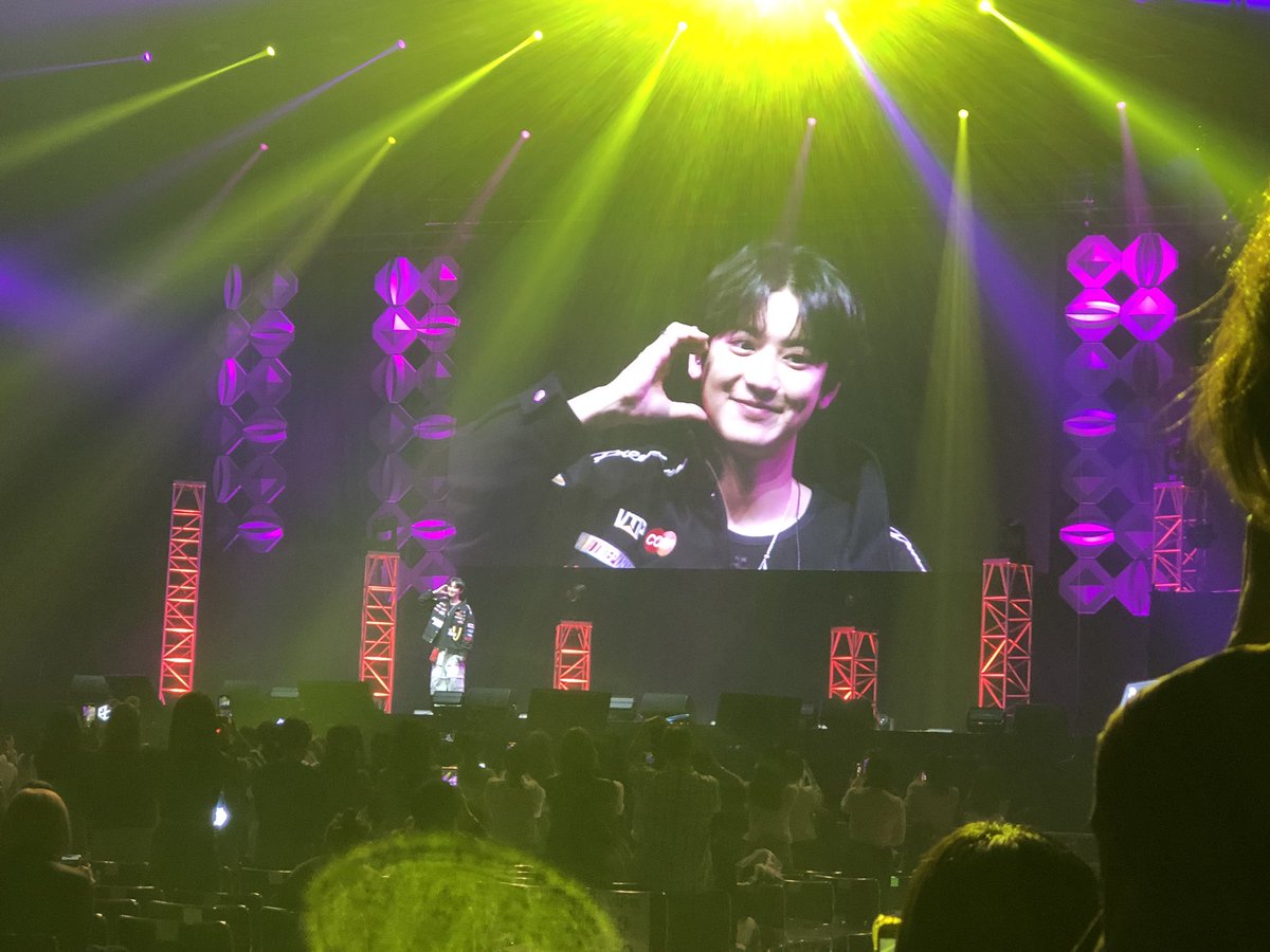 UTOENT's tweet photo. UTO FEST in Fukuoka

EXOチャンニョルフォトタイム‼️

#UTOFEST #EXO #チャンニョル https://t.co/yoJUJB1Aj4