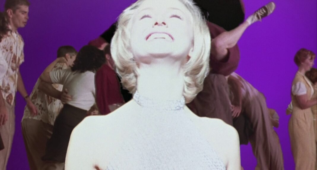 ObjectifCensier's tweet photo. Etrange et extravagance. 
- Mulholland Drive, David Lynch (2001)
- Lost River, Ryan Gosling (2014)
- Moi, Tonya, Craig Gillespie (2017) https://t.co/mfKvXU7j3R
