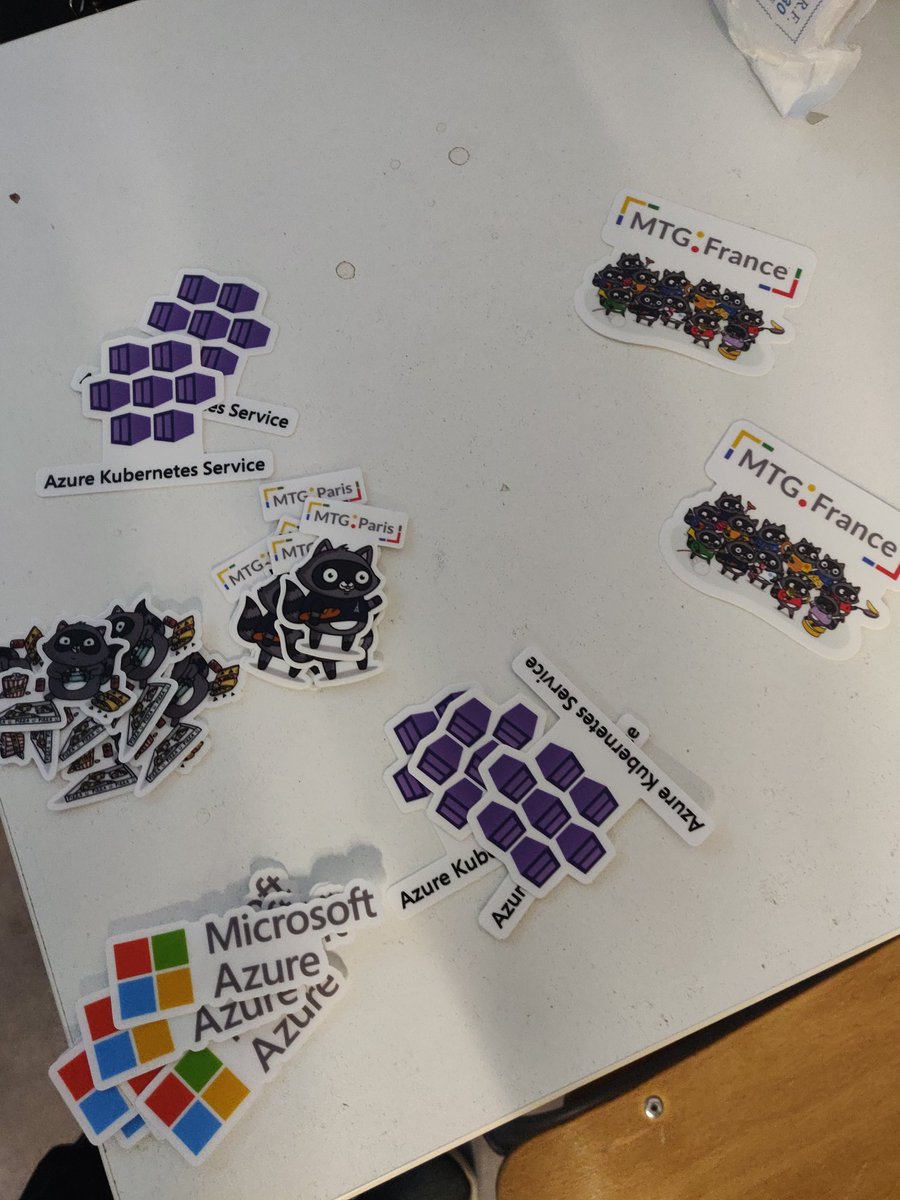aymericw's tweet photo. La tête dans les nuages, merci à la soif d'apprendre des participants, au 9 talentueux speakers à l'@esgi pour nous avoir accueilli et à mes coorganisateurs de la team @AZUGFR qui ont fait la réussite de ce #globalazure Paris 2024.  en chaussettes #azure. https://t.co/idEzuxejHP