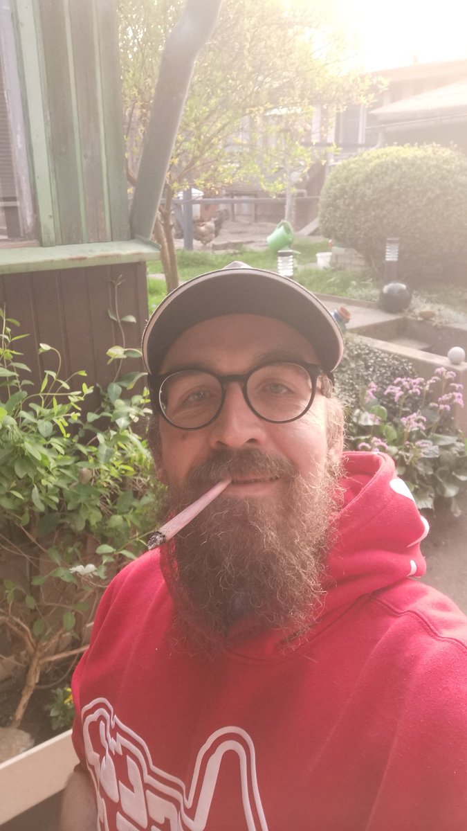 HD1920x1080's tweet image. 20 Jahre habe ich gekifft wann und wo ich wollte. Nicht ein einziger Kontakt zum #polizeiproblem. Jetzt haben wir das #Cannabisgesetz und ich wurde schon sooft kontrolliert und muss dauernd aufpassen wo ich mir einen anschüre. Nur in Deutschland...