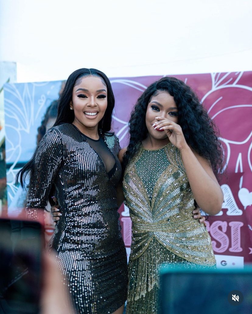 MomoTweetx's tweet image. Be happy for others progress in life ✨✨✨✨✨✨
Enjoy some beautiful people today 🤩

Liema Pantsi ✨ Yolanda 🔥 Cici 🫶🏽
#LiemaPantsi #LiemaXCici #Yolanda