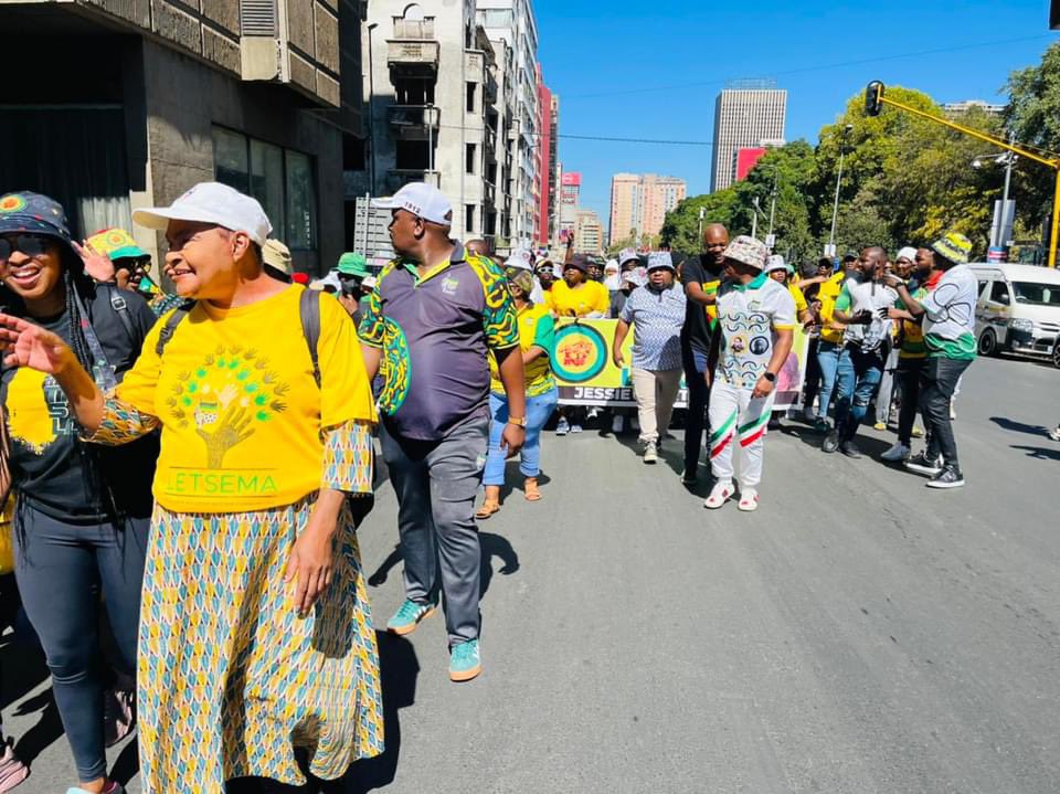 ANC Blitzing Campaign in Hillbrow, Johannesburg, Gauteng 

#VoteANC
#VoteANC2024 
#LetsDoMoreTogether