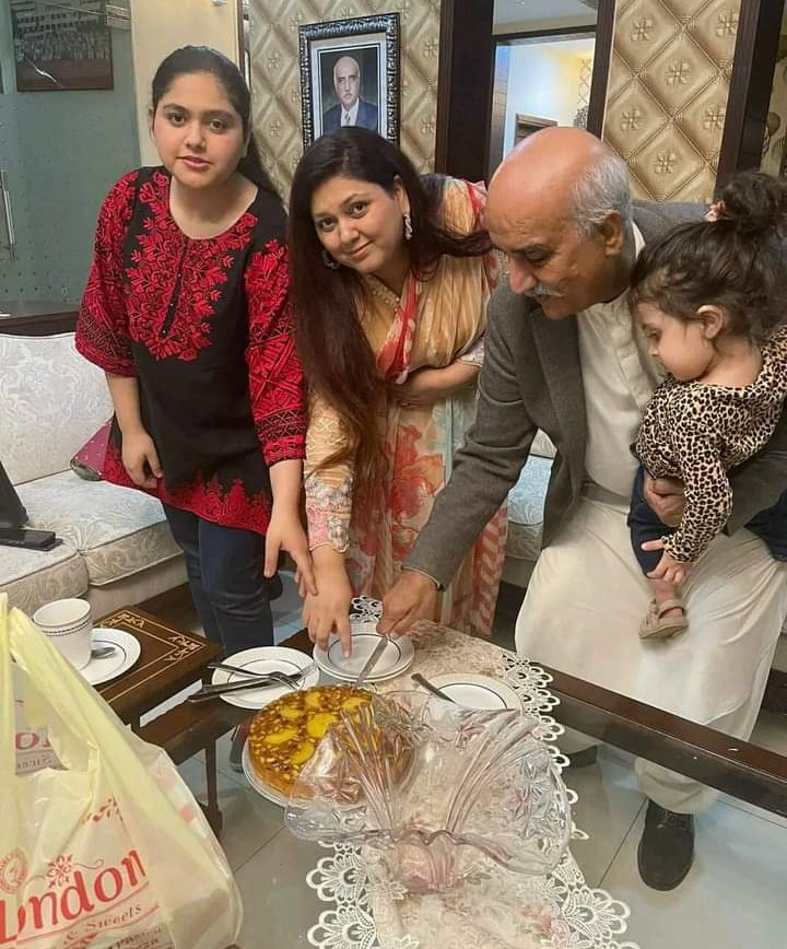 saimahaseebraj2's tweet photo. Happy birthday great leader @S_KhursheedShah https://t.co/7RaVGlk5L5