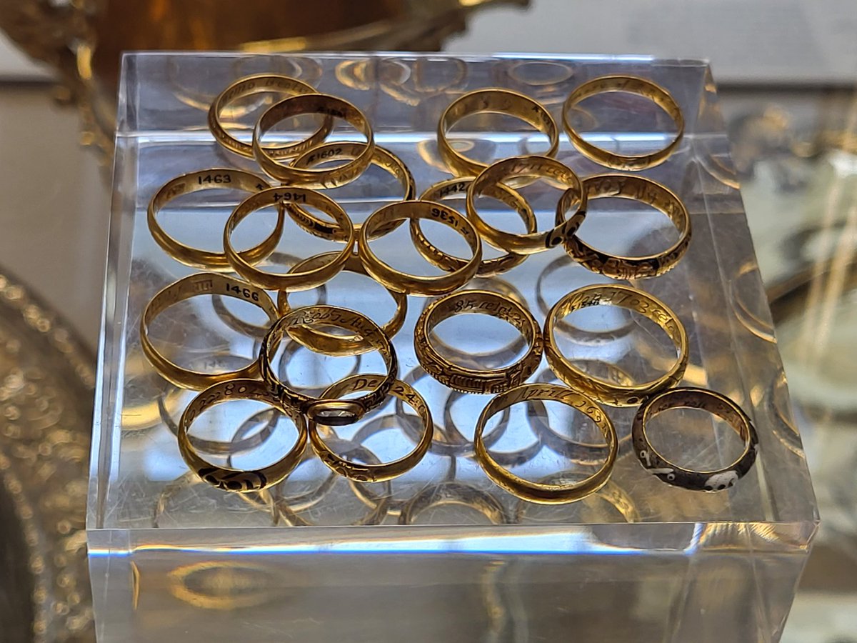 Glorious Palmerston gold chocolate cups, c1700, each weighs 80g &amp; was made with 20 melted down mourning rings, inscribed 'let us drink to the dead' &amp; 'He has not deserved sweet unless he has tasted bitter' #mementomori <a href="/britishmuseum/">British Museum</a> ☠️💛💍🫕🍵