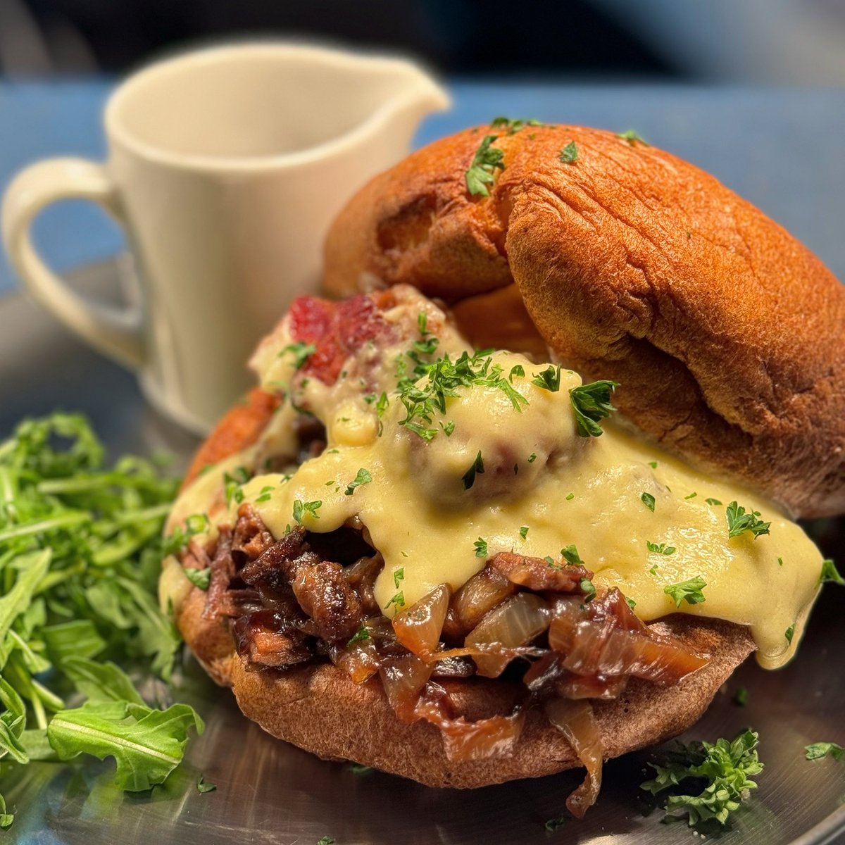 Roll up, roll up! It’s time for Sunday Funday! We’re open for all your brunch and lunch needs, including our famous homely roasts and big beef yorki puds. No need to book, see you at Ju Ju’s 🧡