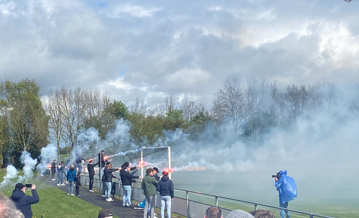 guidowind's tweet photo. In elk seizoen heb je zo’n wedstrijd, maar de timing na 19 wedstrijden ongeslagen is wel erg slecht. De groep kan ik niks verwijten, op 4 mei gaan we andermaal proberen de titel binnen te slepen. Club en supporters bedankt, tot in Nijeveen! #wijzijnMSC @MSCMeppel https://t.co/xXNSBAL2Kw