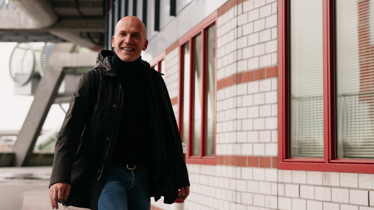 frenk1e's tweet photo. @AFCAjax Alex Kroes weer terug? https://t.co/SxlWGcsgxi
