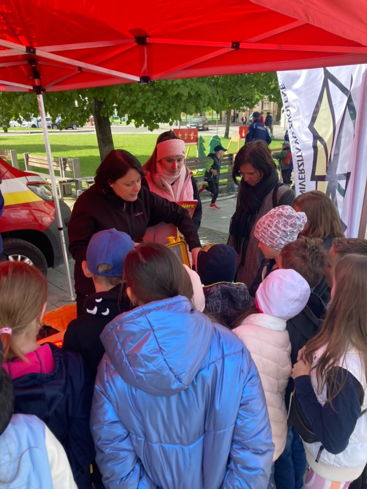 DepartmentofFo2's tweet photo. @SilvanusProject being a part of Forestry Days in Zvolen. Our colleagues spent a day talking with #public about the project and the issues of #forestfires, #climatechange and others 
#forests #environment #EUproject #wildfire #citizens https://t.co/BxlaEfIE2k