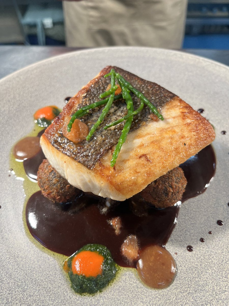 Halibut was one of the specials on last night in the restaurant. Sold out for today. Was so beautiful. Apparently it’s a pleasure to cook, our chefs love cooking it. Will I ever get sick of seafood one asks, no, is being the answer to your question. (name that film😂).