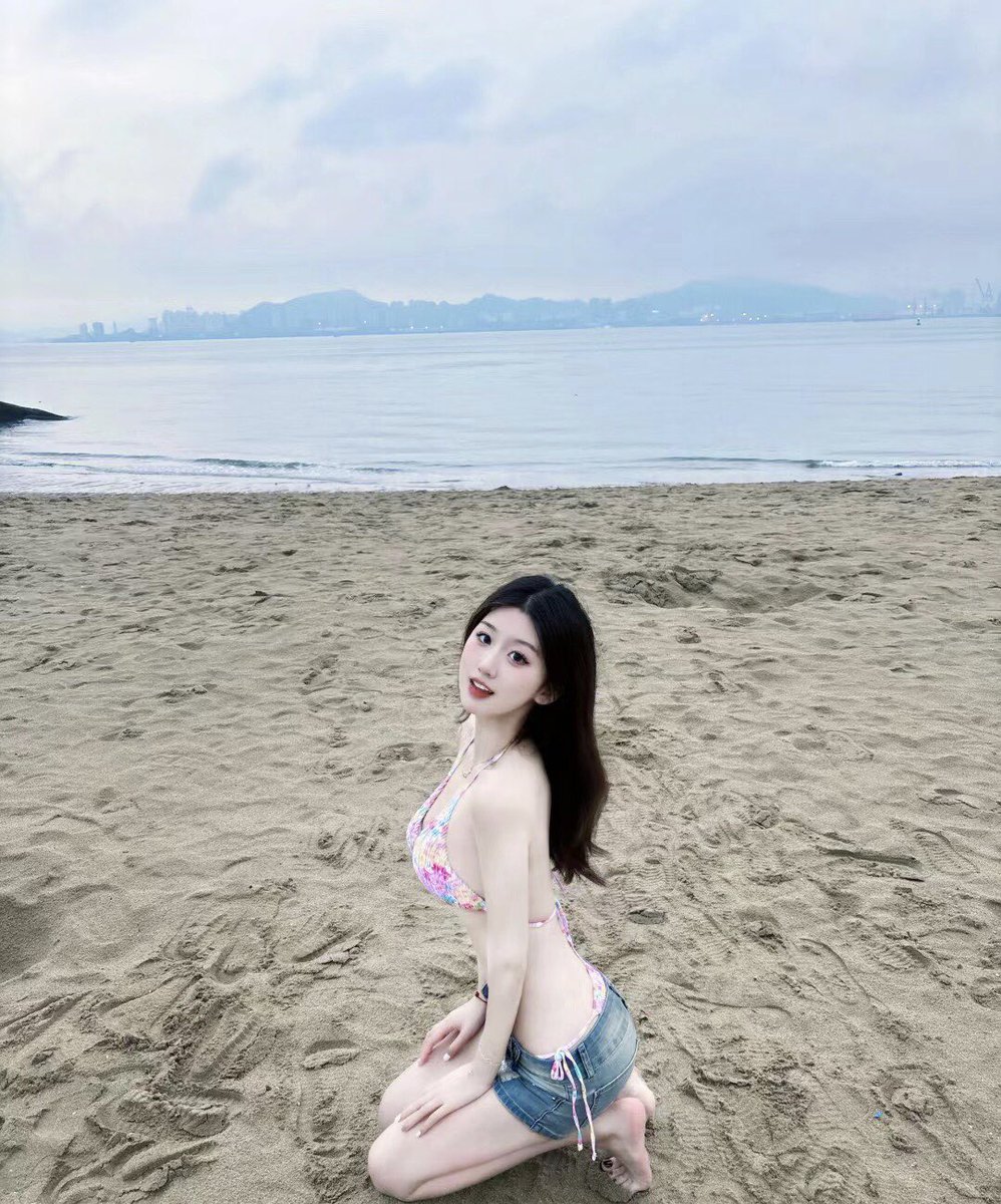 Heather87019746's tweet photo. 你热不热呀，出来清凉一下 https://t.co/Ccyp2YMLCu