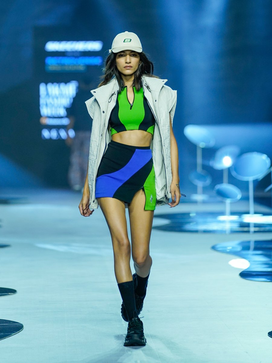 Runway approved #Retroverse Collection by Skechers, as seen at Lakmé Fashion Week in partnership with FDCI. Shop select styles from the collection: shorturl.at/aegrQ #SkechersIndia #Retroverse #90sStyle #LimitedEdition #FashionWeek #RetroStyle #SkechersApparel #OOTD